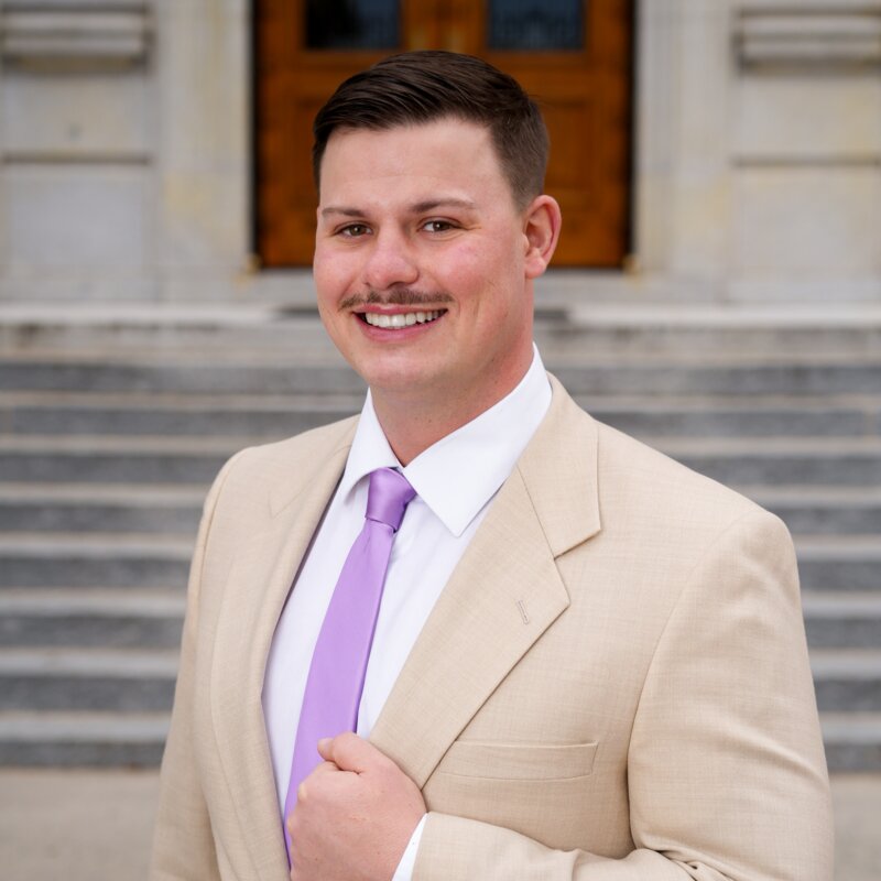 Headshot of Loren Bibler